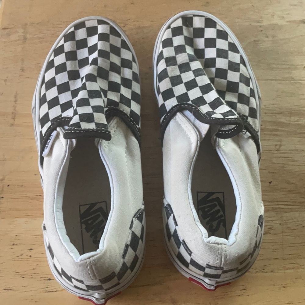 Preloved kids Vans shoes size 3!